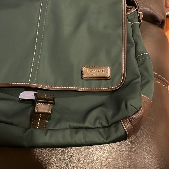 Coach - Picture 5 of 10